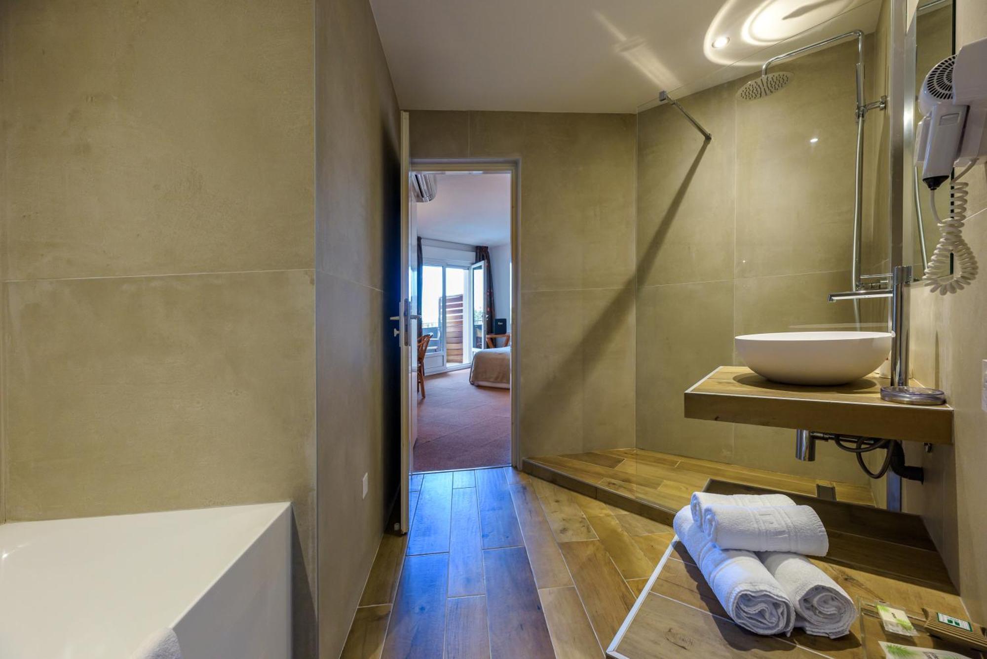 Le Tilbury 3*